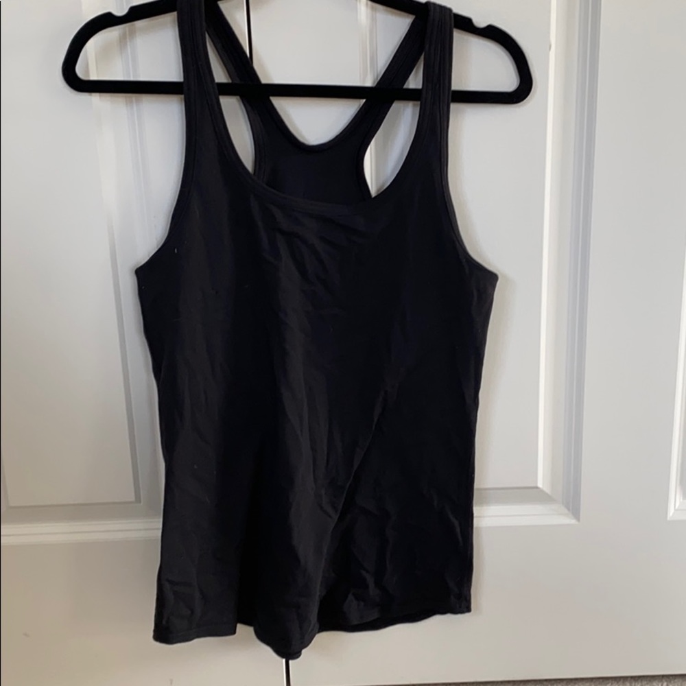Black Lululemon tank